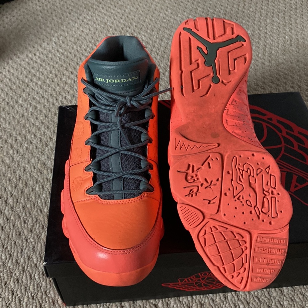 Jordan 9 bright mango barely worn - Picture 4 of 4